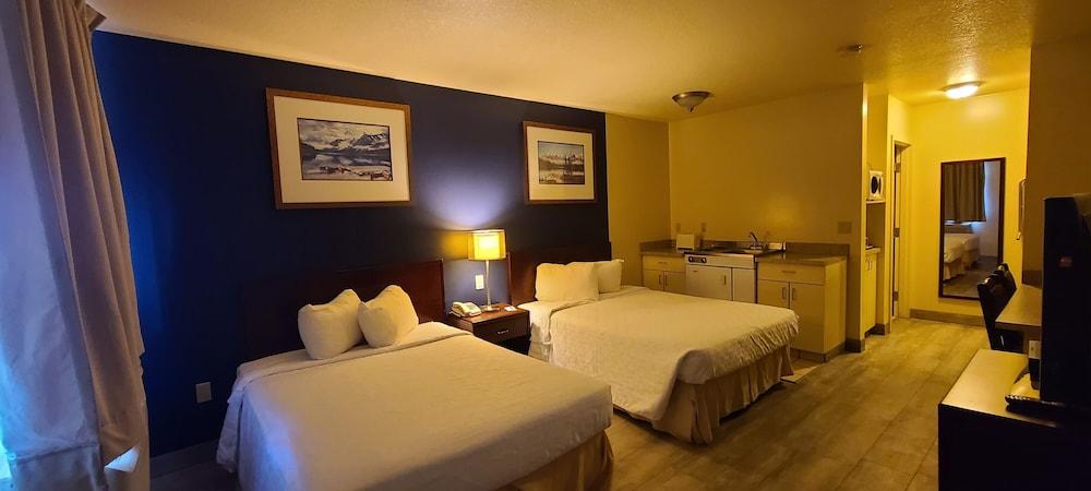 Empire Inn & Suites Penhold Luaran gambar