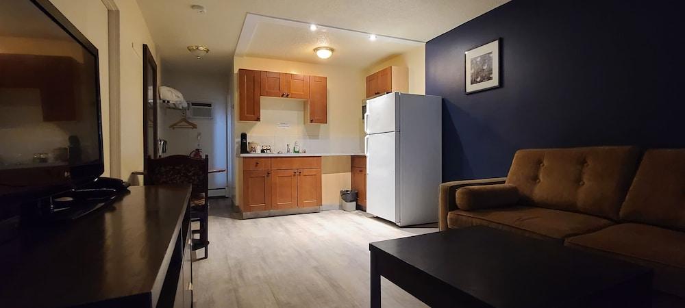 Empire Inn & Suites Penhold Luaran gambar