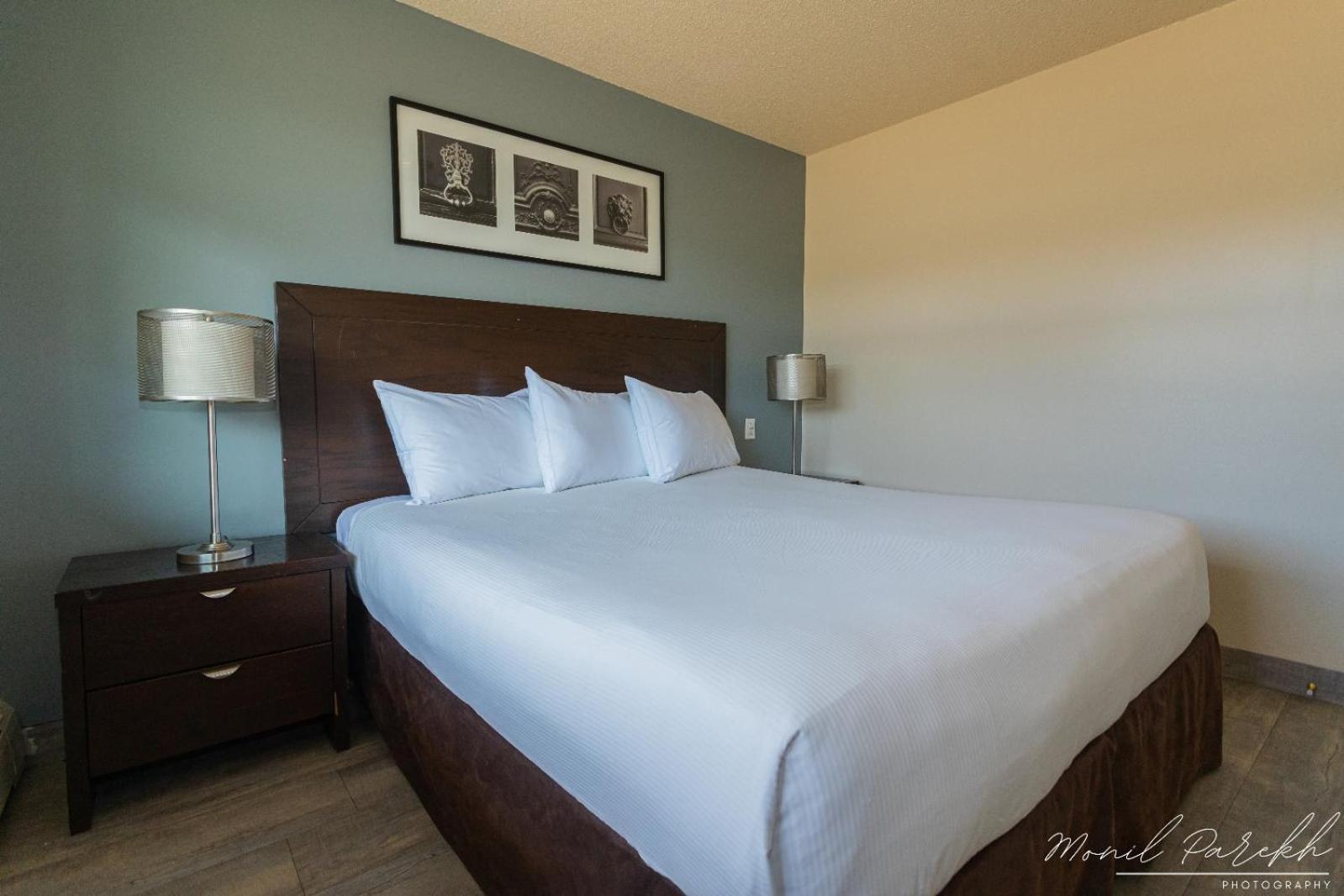 Empire Inn & Suites Penhold Luaran gambar