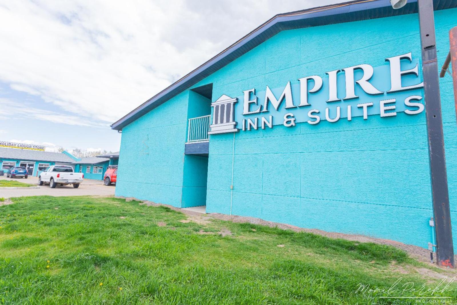 Empire Inn & Suites Penhold Luaran gambar