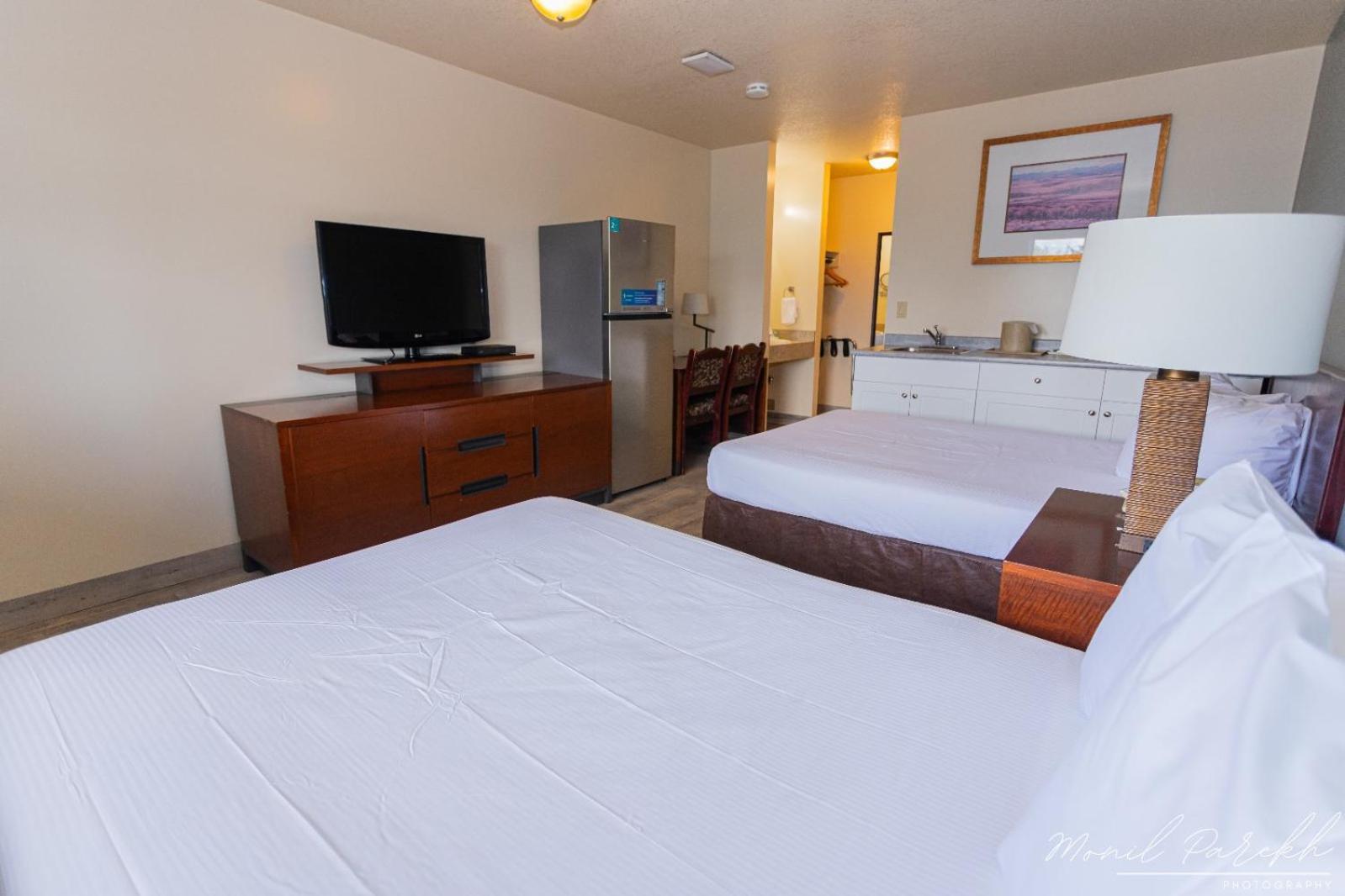 Empire Inn & Suites Penhold Luaran gambar