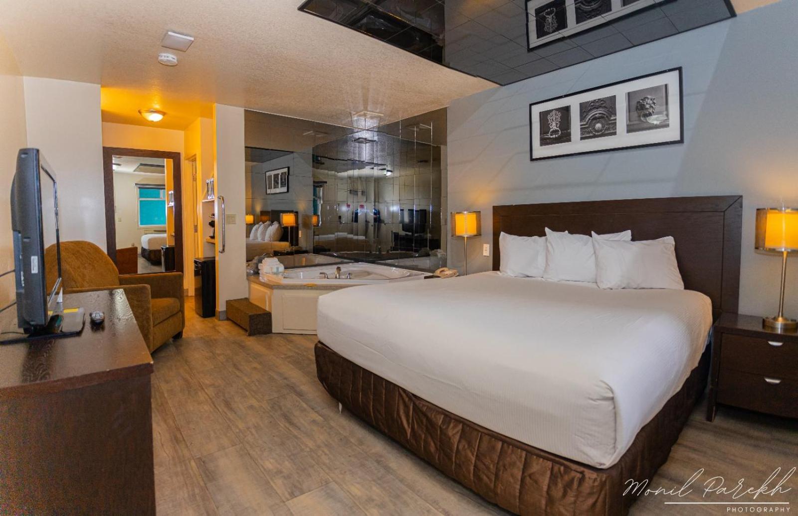 Empire Inn & Suites Penhold Luaran gambar
