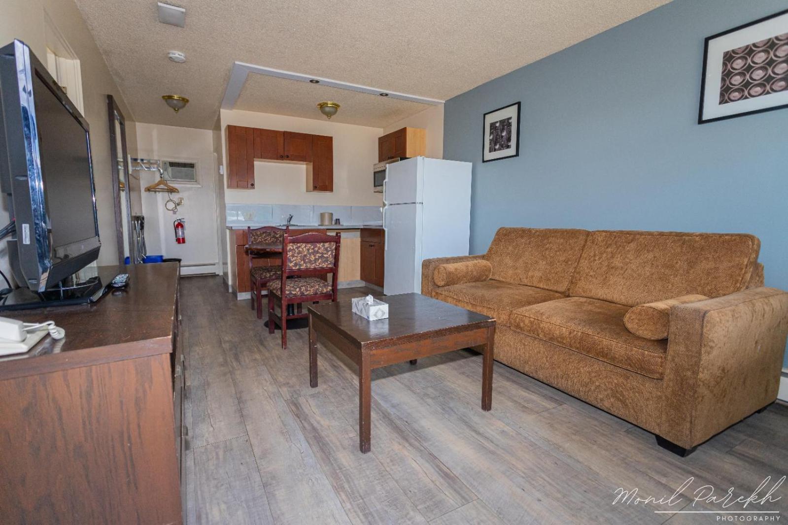 Empire Inn & Suites Penhold Luaran gambar